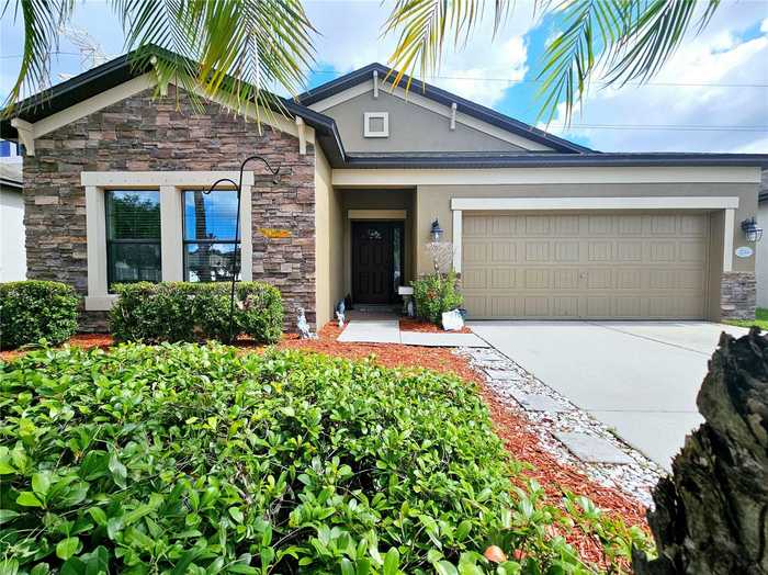 photo 1: 4704 WOODS LANDING LANE, TAMPA FL 33619