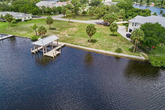 photo 1: 304 14TH STREET SW, RUSKIN FL 33570