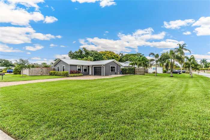 photo 1: 4727 FLATBUSH AVENUE, SARASOTA FL 34233