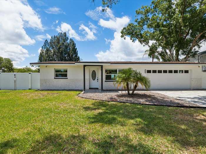 photo 2: 3809 SHORE BOULEVARD, OLDSMAR FL 34677