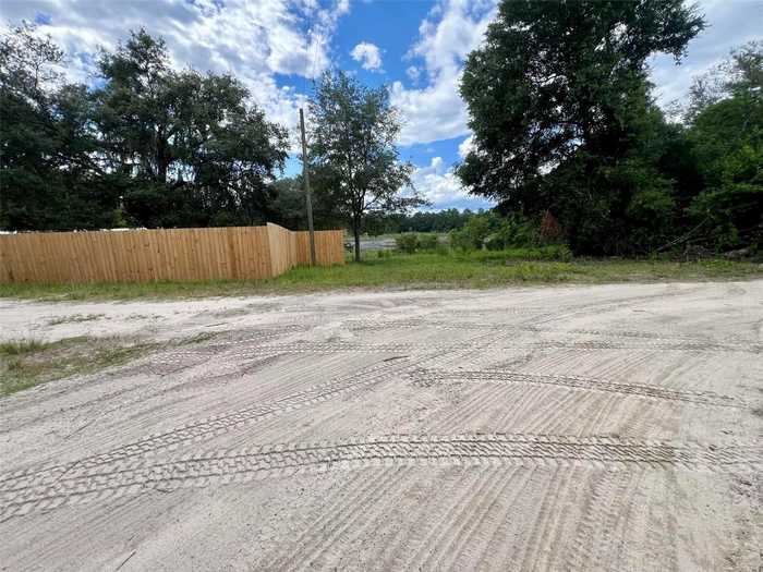 photo 2: NE 2ND ST ROAD, SILVER SPRINGS FL 34488