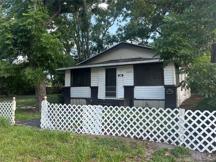 photo 2: 2129 ELIZABETH STREET, LAKELAND FL 33815