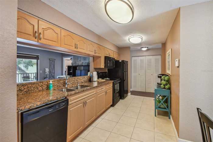 photo 2: 3001 58TH AVENUE S Unit 1112, SAINT PETERSBURG FL 33712