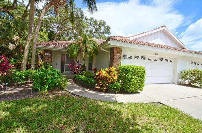 photo 2: 5829 GARDEN LAKES DRIVE, BRADENTON FL 34203