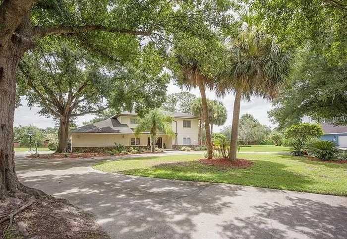 photo 1: 2402 BERKSHIRE LANE, WINTER HAVEN FL 33884