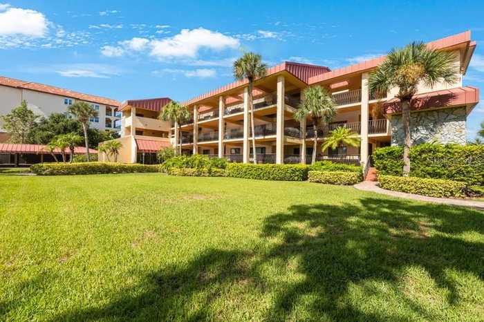 photo 2: 1060 PINELLAS BAYWAY S Unit 103, ST PETERSBURG FL 33715