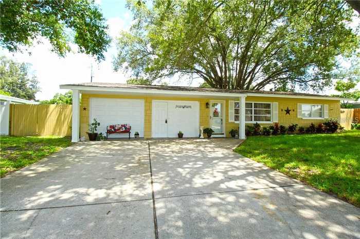 photo 1: 13597 RIDGELAND DRIVE, SEMINOLE FL 33776