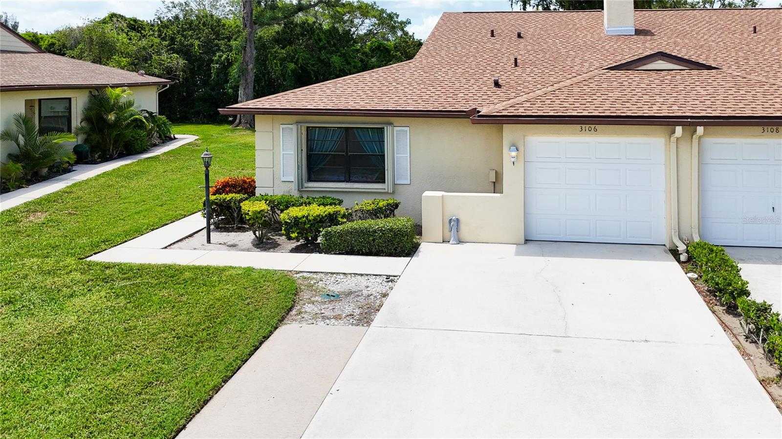 photo 2: 3106 VIVIENDA BOULEVARD, BRADENTON FL 34207