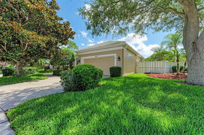 photo 2: 8709 52ND DRIVE E, BRADENTON FL 34211