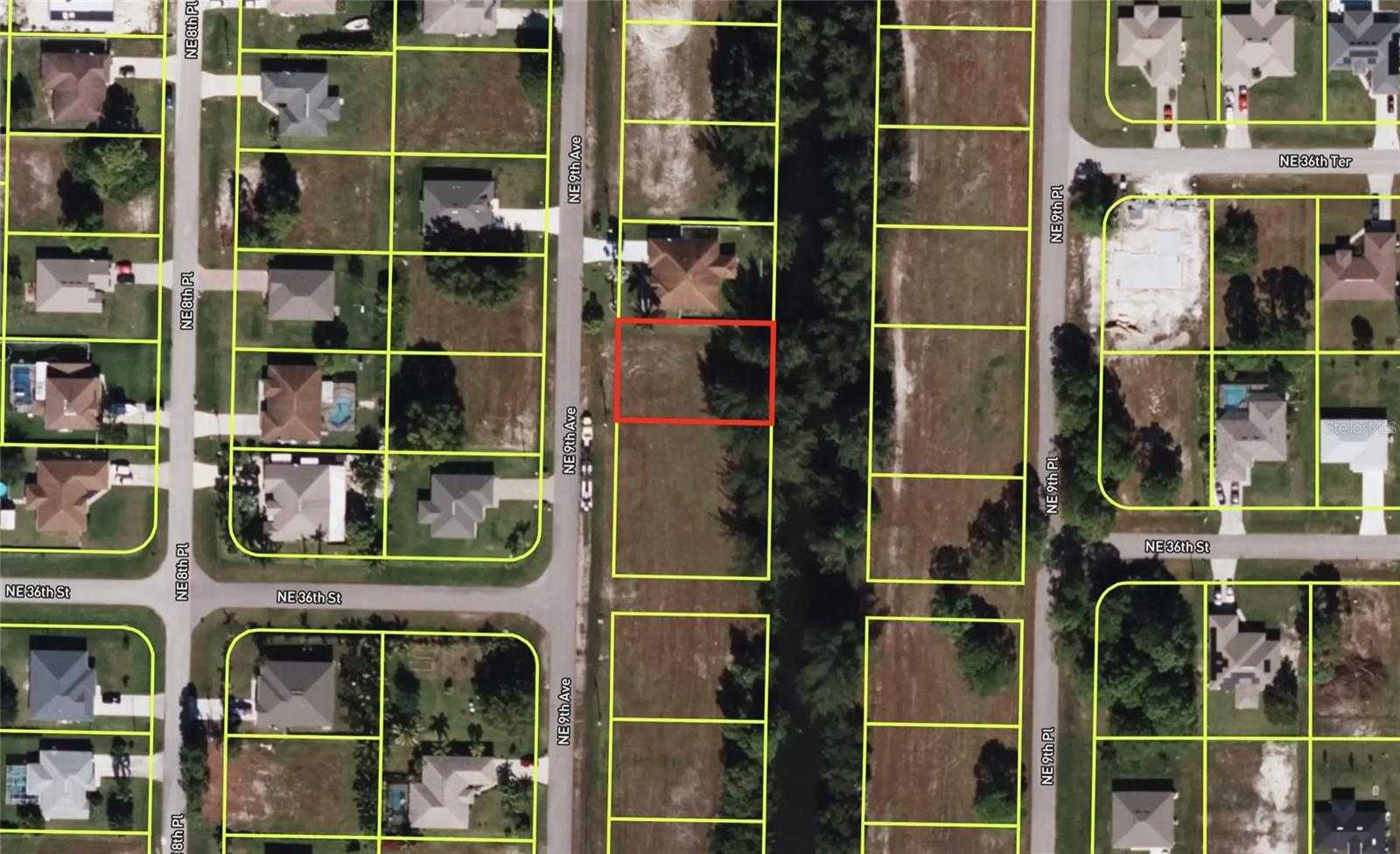 photo 3: 3607 NE 9TH AVENUE, CAPE CORAL FL 33909