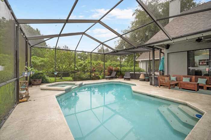 photo 2: 5006 SYLVAN OAKS DRIVE, VALRICO FL 33596