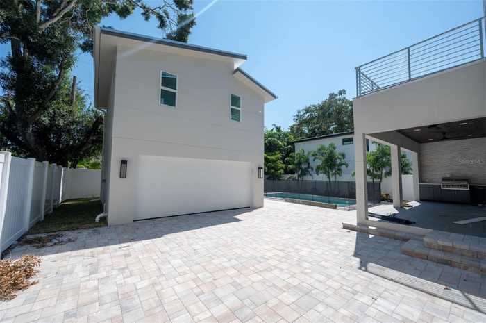 photo 2: 2446 FLOYD STREET, SARASOTA FL 34239