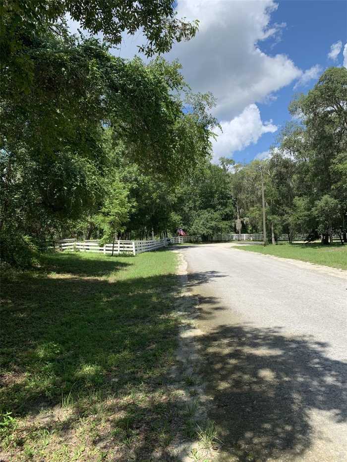 photo 2: 7329 PACKINGHAM DRIVE, WEBSTER FL 33597