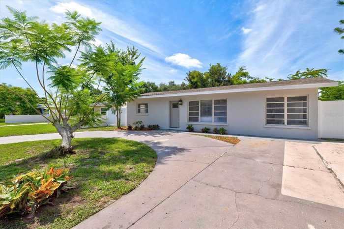 photo 2: 1012 MYRTLE AVENUE, VENICE FL 34285