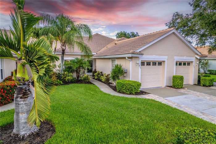 photo 2: 635 BACK NINE DRIVE, VENICE FL 34285