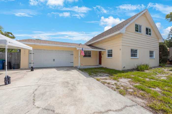 photo 1: 13937 85TH TERRACE N, SEMINOLE FL 33776