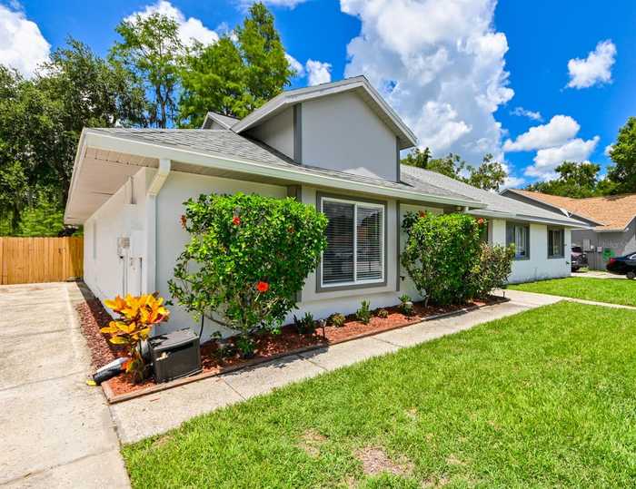 photo 2: 3426 LAUREL DALE DRIVE, TAMPA FL 33618