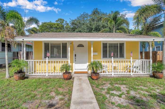 photo 2: 2526 44TH STREET S, SAINT PETERSBURG FL 33711