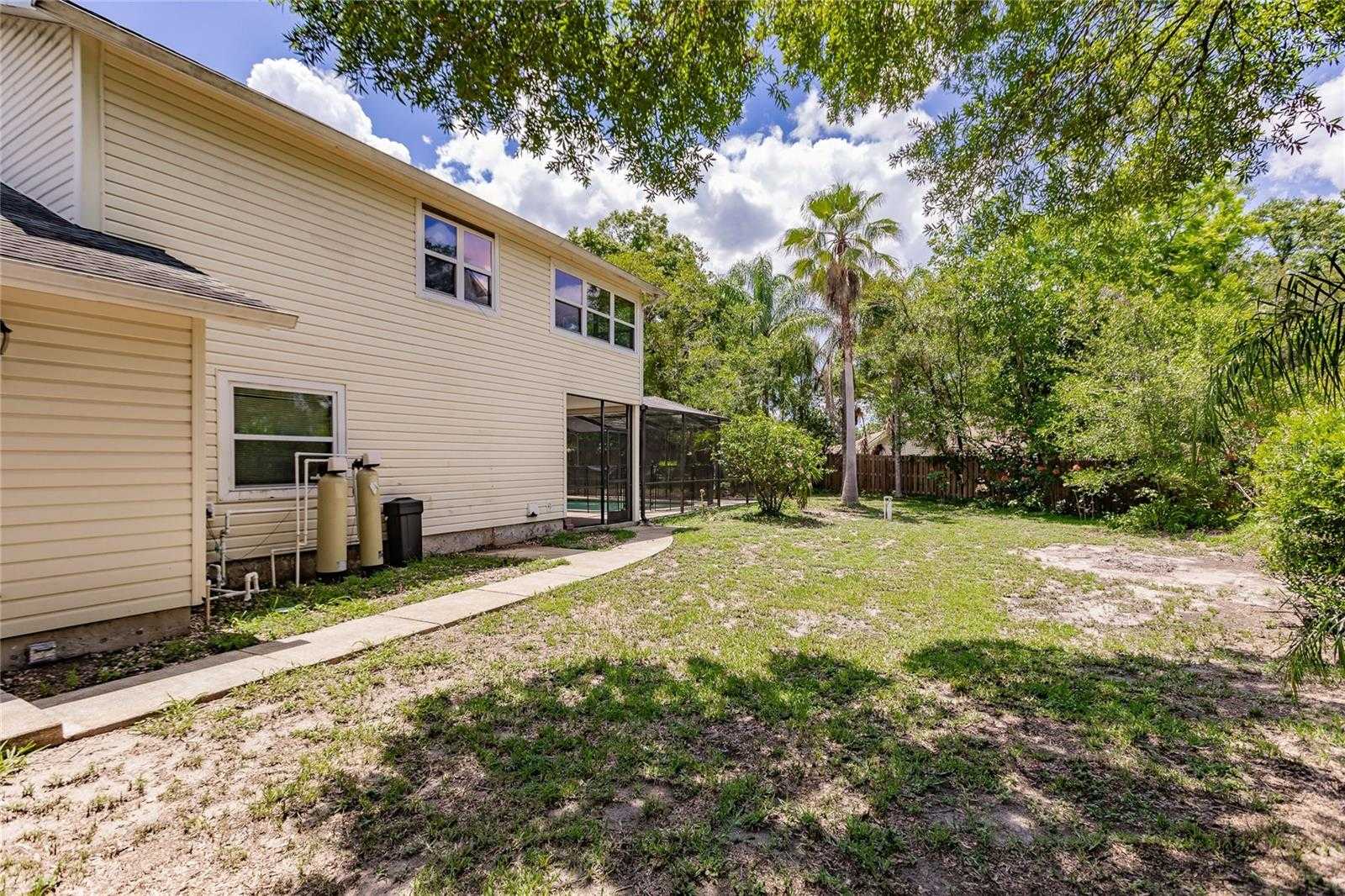 photo 2: 1402 POINT COURT, LUTZ FL 33549