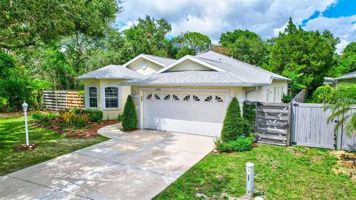 photo 2: 1105 WHITEGATE COURT, SARASOTA FL 34232