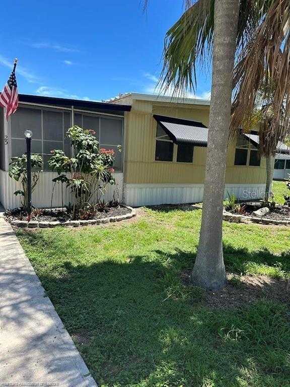 photo 1: 25 EAVES COURT, LAKE PLACID FL 33852