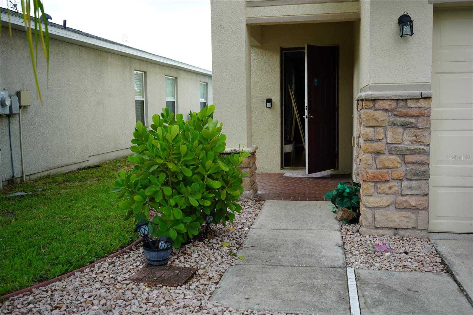 photo 3: 7829 CARRIAGE POINTE DRIVE, GIBSONTON FL 33534