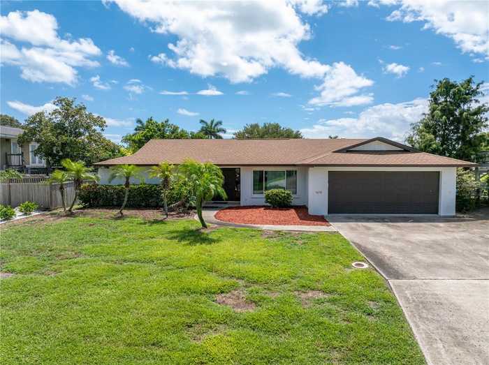 photo 1: 4098 BEACH DRIVE SE, SAINT PETERSBURG FL 33705