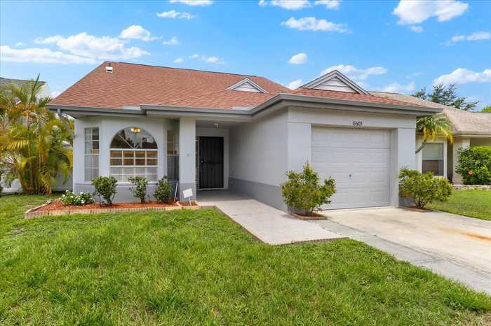 photo 2: 8605 COTTONWAY LANE, TAMPA FL 33635