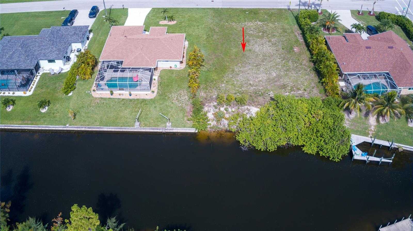 photo 3: 3709 SW 17TH PLACE, CAPE CORAL FL 33914