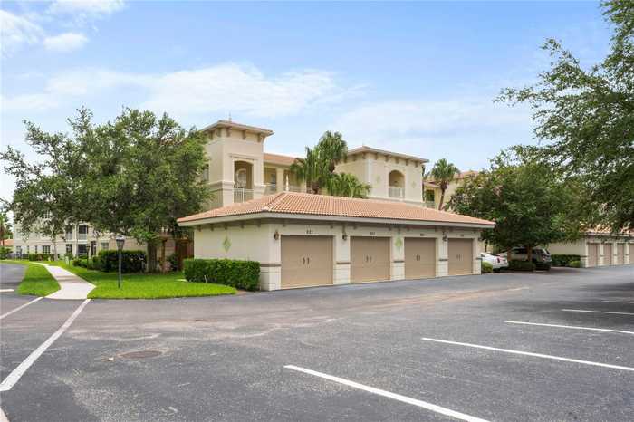 photo 2: 900 SAN LINO CIRCLE Unit 921, VENICE FL 34292