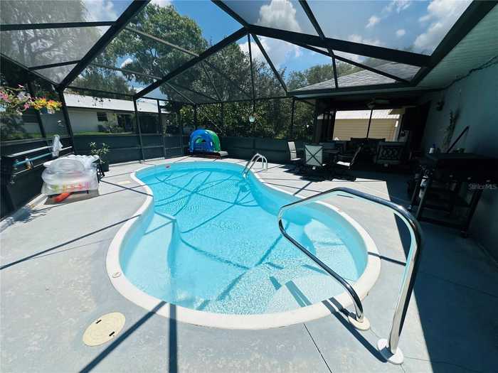 photo 2: 2084 N LARRAMORE ROAD, AVON PARK FL 33825