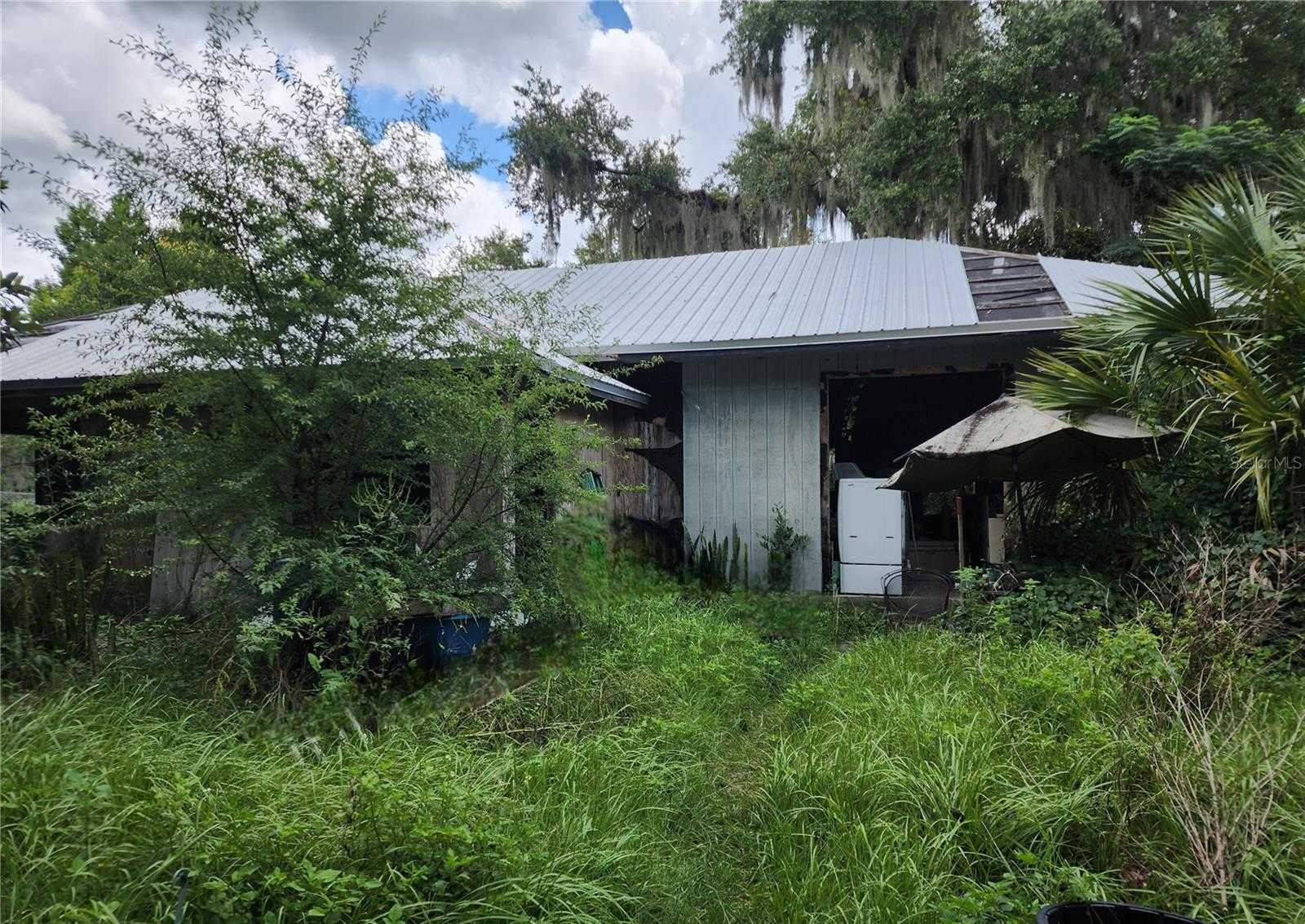 photo 2: 372 CARPENTER AVENUE, OSTEEN FL 32764