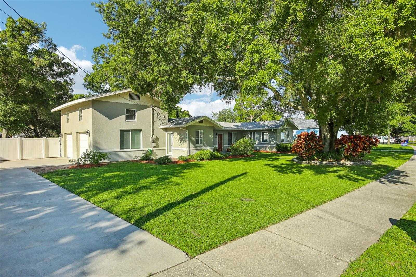 photo 3: 606 CLARENDON STREET, OLDSMAR FL 34677