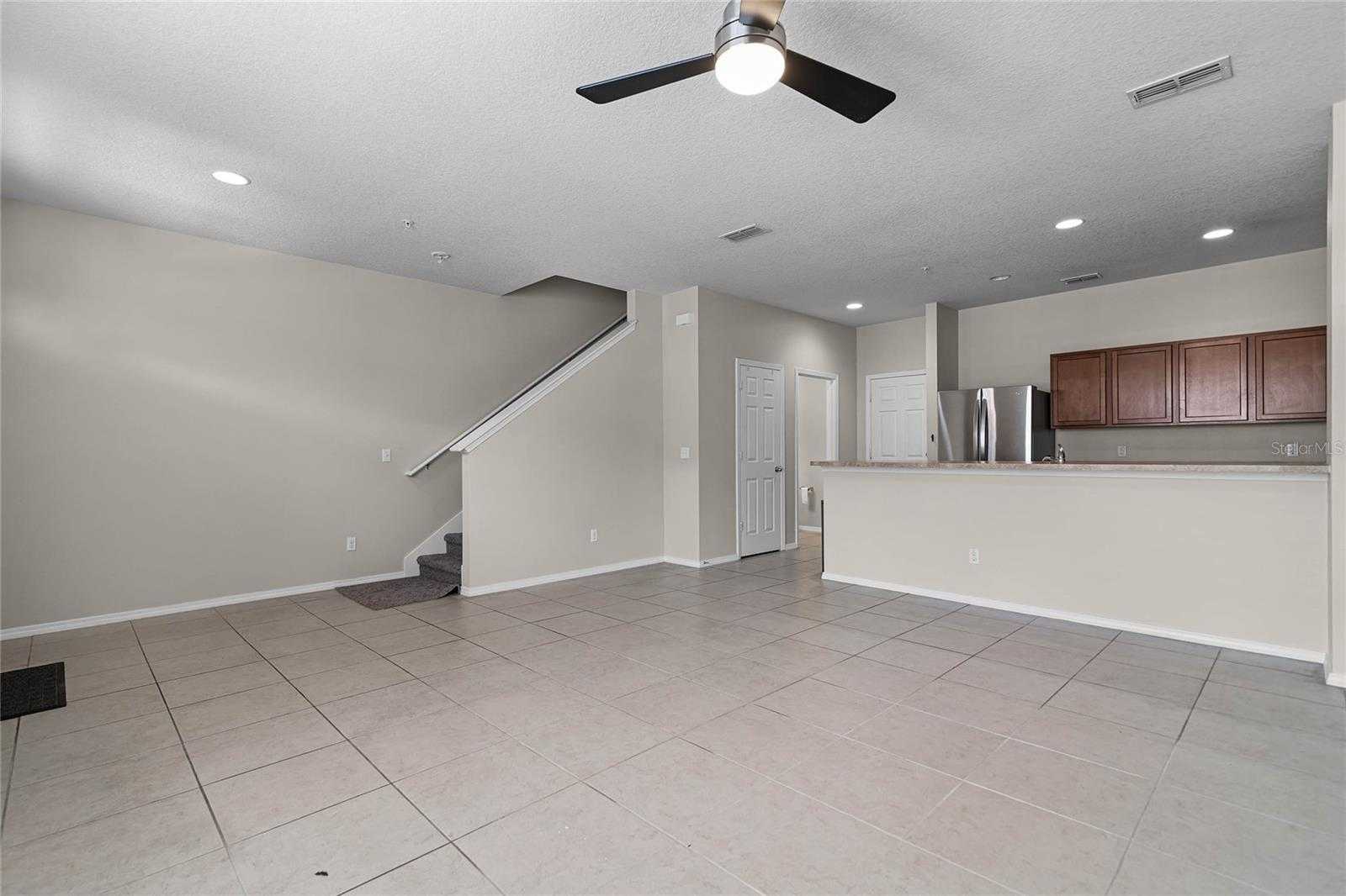 photo 3: 211 SILVERGLEN LANE, ALTAMONTE SPRINGS FL 32714