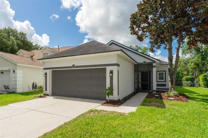 photo 1: 6116 SKYLARKCREST DR, LITHIA FL 33547