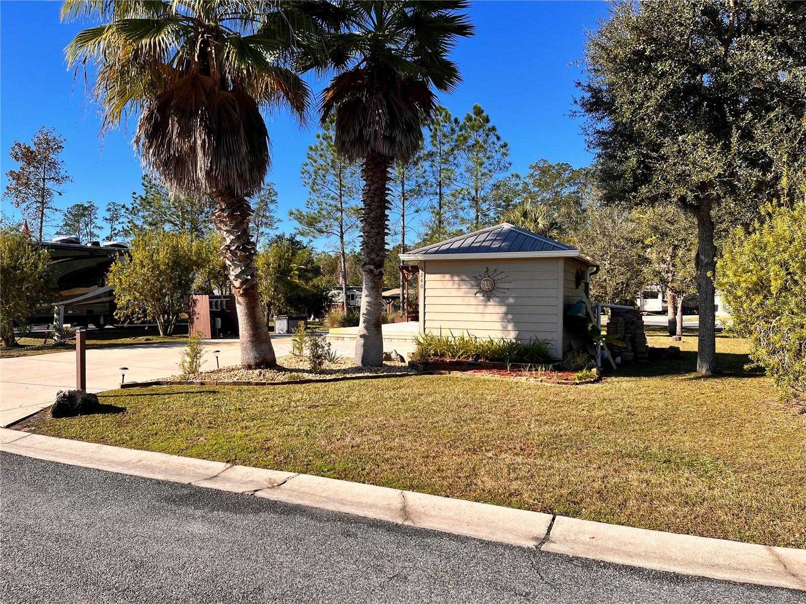 photo 1: 3240 NE 101ST COURT, SILVER SPRINGS FL 34488