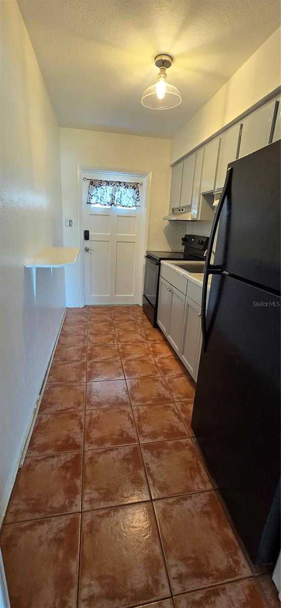 photo 3: 4250 37TH STREET S Unit 6, SAINT PETERSBURG FL 33711