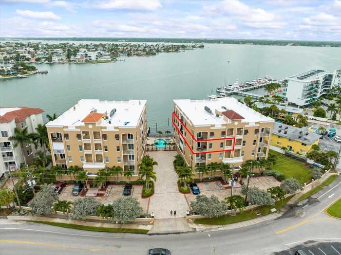 photo 1: 260 108TH AVENUE Unit 301, TREASURE ISLAND FL 33706