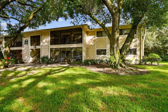 photo 1: 6015 LAKETREE LANE Unit E, TEMPLE TERRACE FL 33617