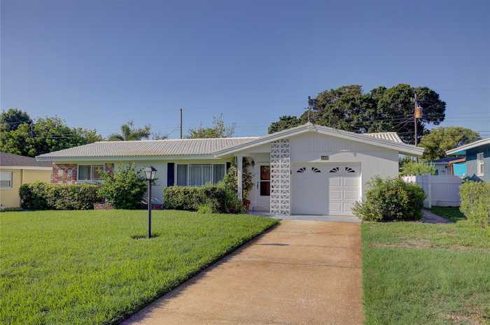 photo 2: 11450 81ST AVENUE, SEMINOLE FL 33772