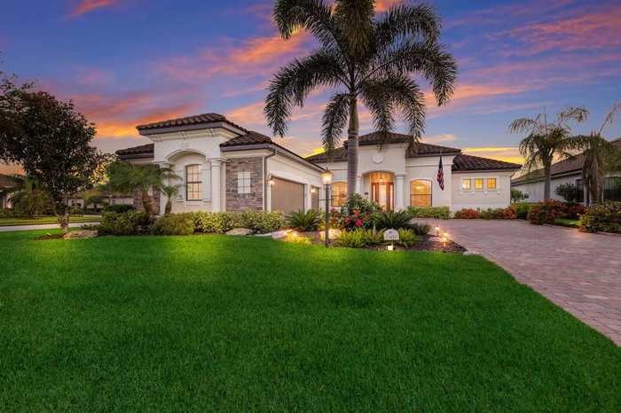 photo 2: 13624 SWIFTWATER WAY, LAKEWOOD RANCH FL 34211