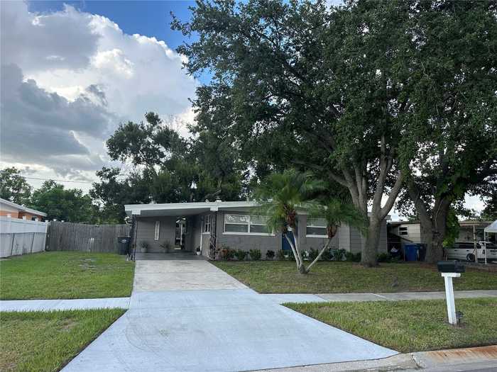 photo 1: 7412 PATRICIAN PLACE, TAMPA FL 33619