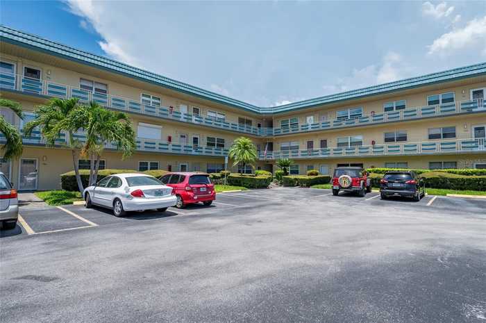 photo 1: 5750 80TH STREET N Unit D301, ST PETERSBURG FL 33709