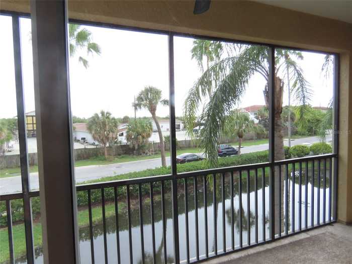 photo 2: 1142 VENETIAN HARBOR DRIVE NE, SAINT PETERSBURG FL 33702