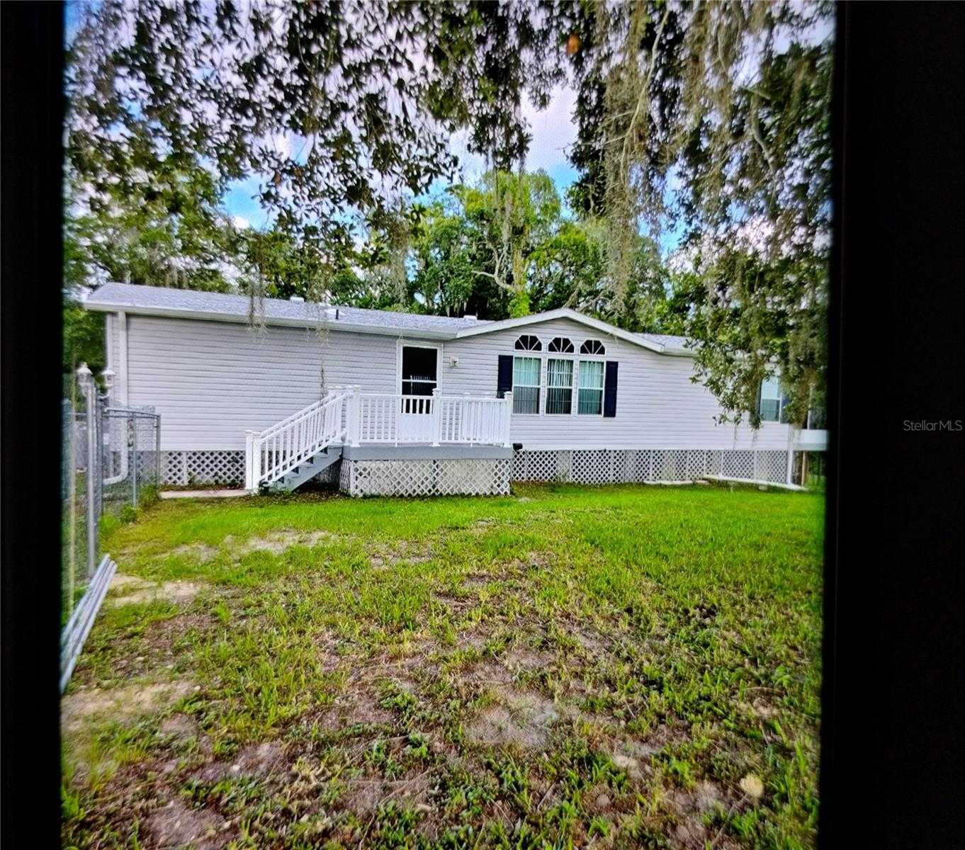 photo 3: 2040 DEER LANE, ZEPHYRHILLS FL 33540