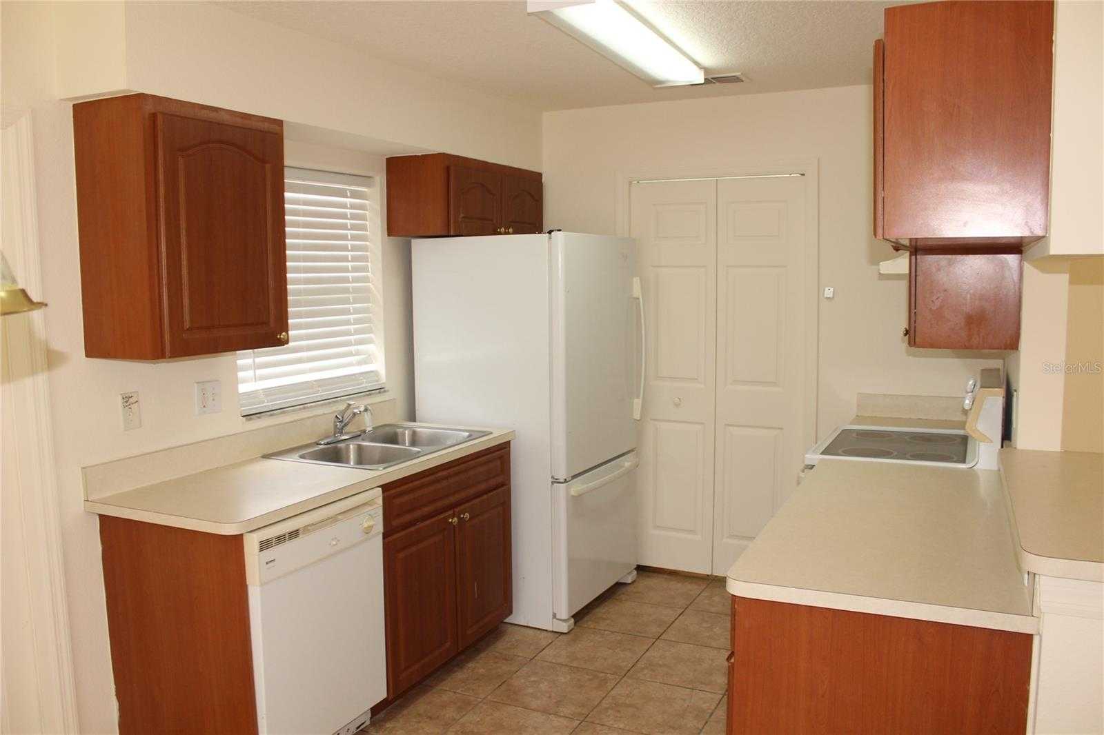 photo 3: 1314 JAMES STREET, LAKELAND FL 33815