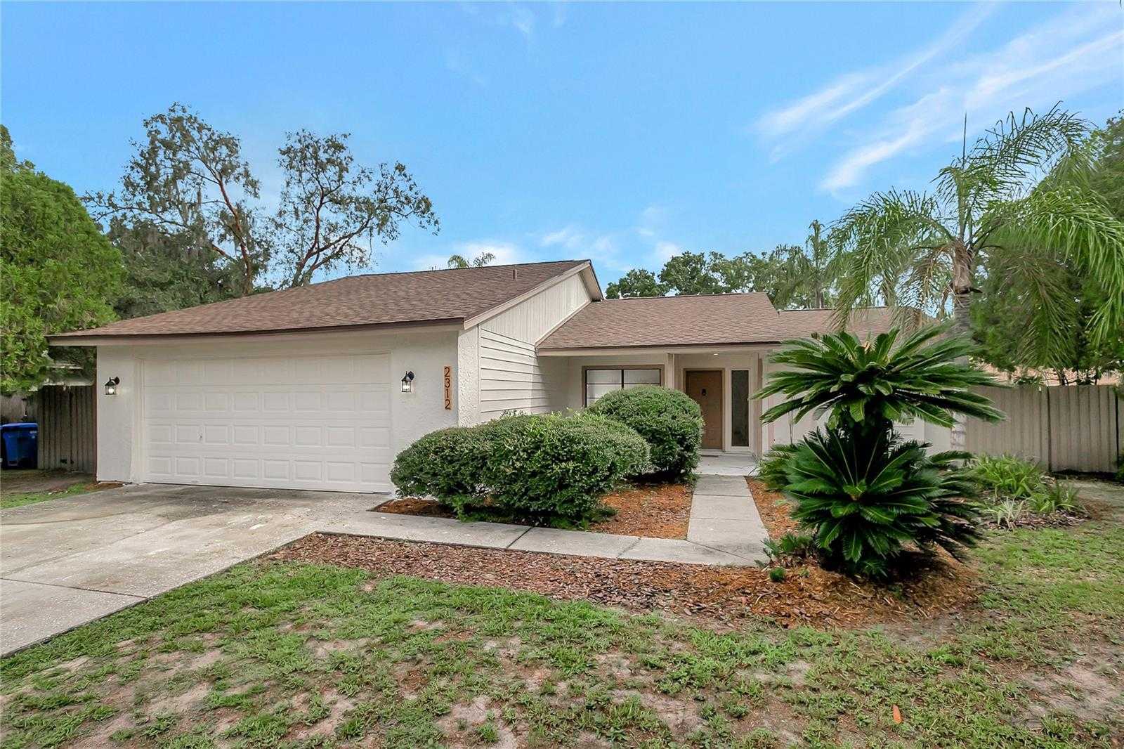 photo 1: 2312 SOUTHERN LITES AVENUE, LUTZ FL 33549