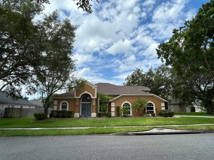 photo 2: 11018 CREIGHTON DRIVE, ORLANDO FL 32817