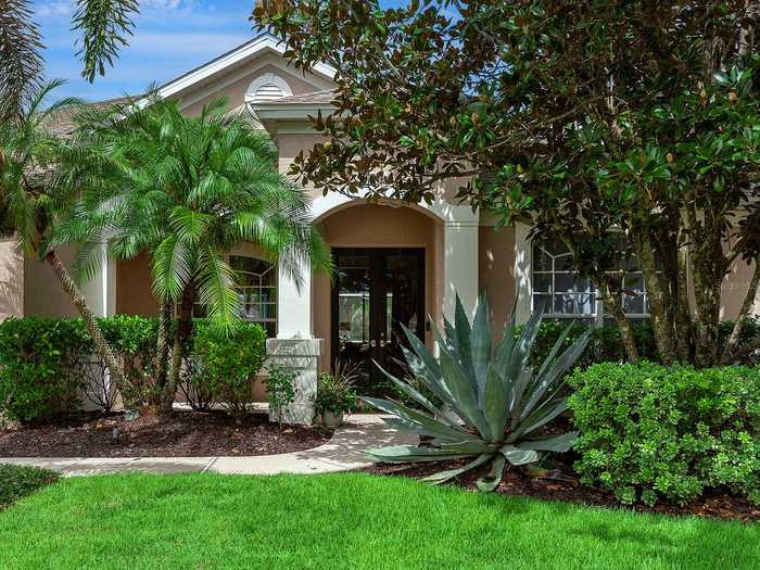 photo 2: 10803 BULLRUSH TERRACE, LAKEWOOD RANCH FL 34202