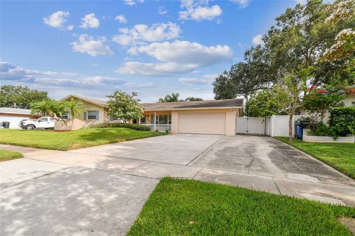 photo 2: 6466 31ST AVENUE N, SAINT PETERSBURG FL 33710